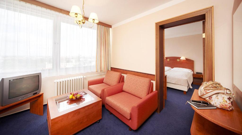 Hotel Cernigov Hradec Králové Exterior foto